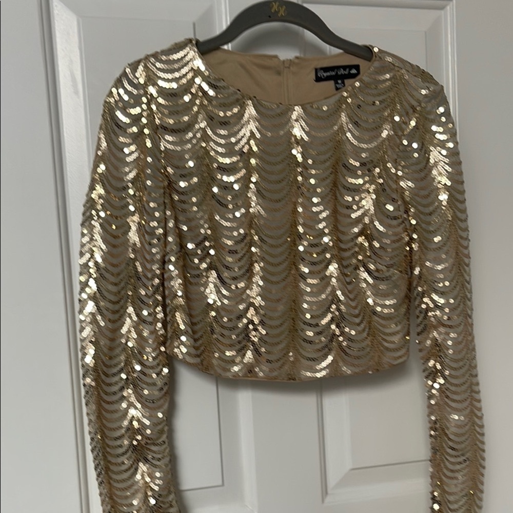 Gold Sequin and Mesh Crop Top in size s - m